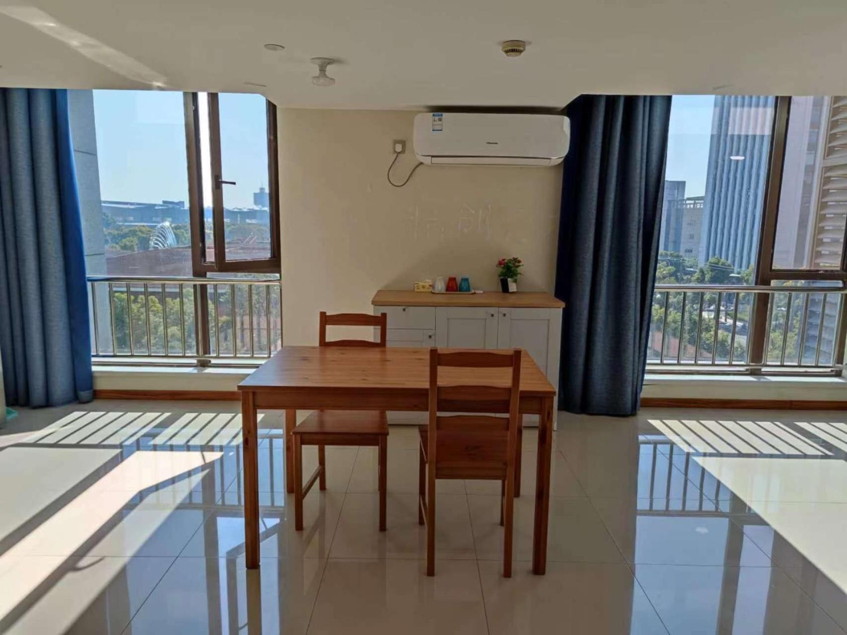 Inestin Shanghai Apt Waigaoqiao Buitenkant foto